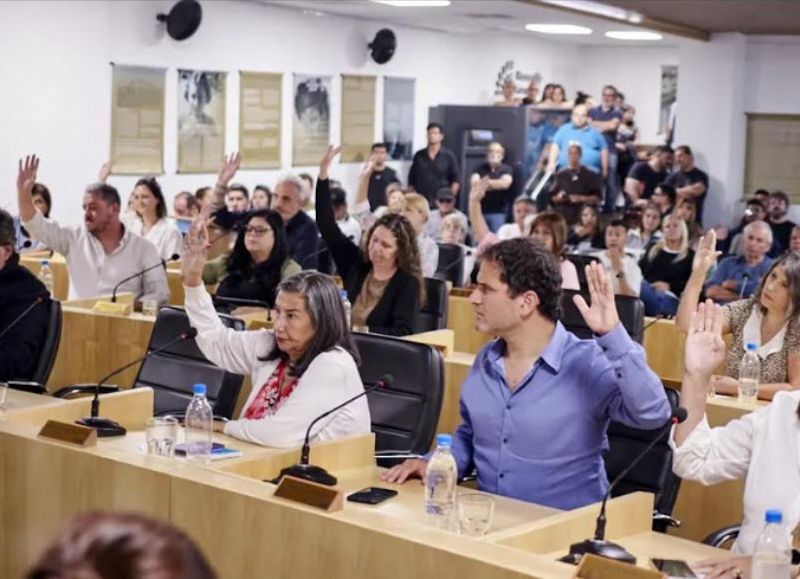 Los concejales levantaron las manos para darle luz verde al Bingo.