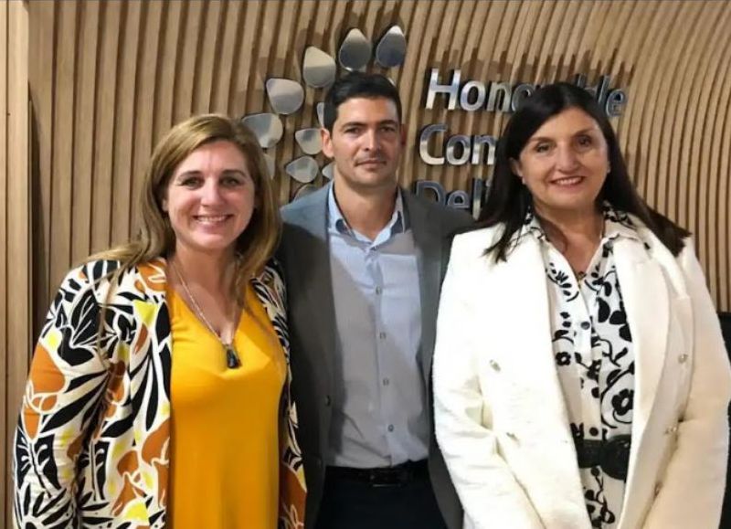 Sandra De Boeuf, Mariana Huber y Diego Muzzio concejales de LLA que votaron a favor del bingo.