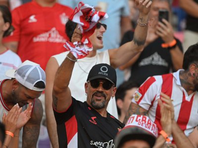 Fuerte cruce de Ver&oacute;n con un hincha de Estudiantes tras la derrota ante Lan&uacute;s