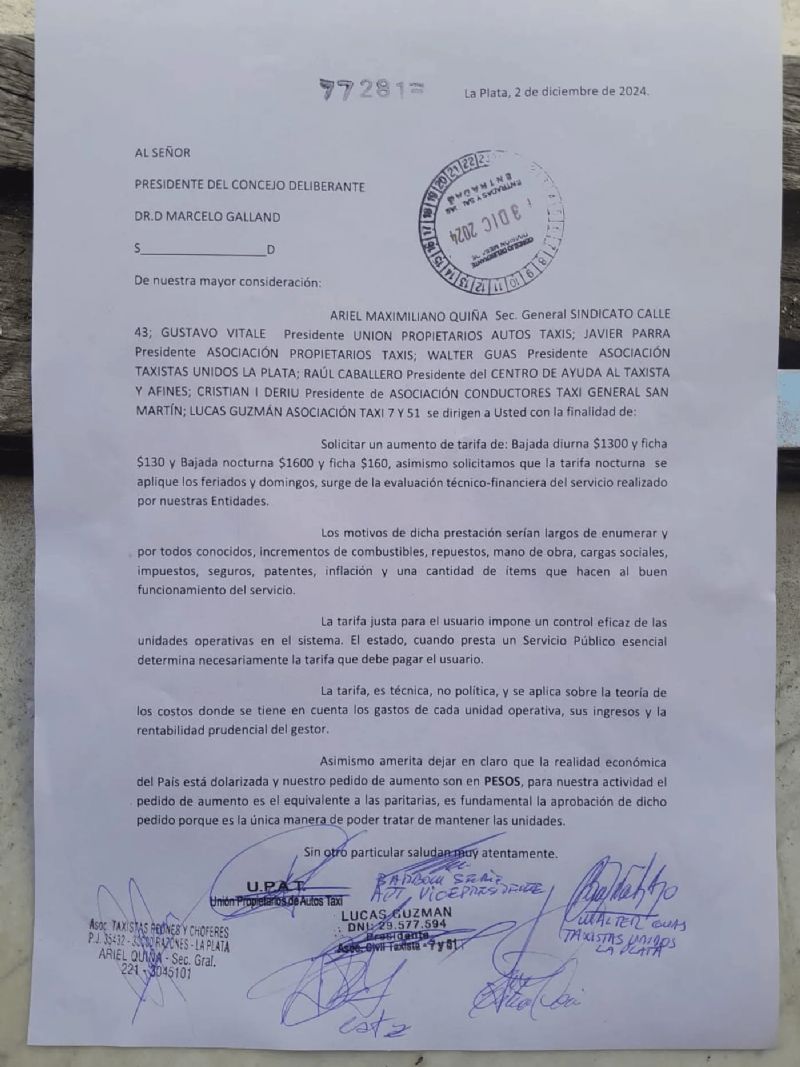 Diversas agrupaciones de taxistas de La Plata presentaron este martes una solicitud formal ante el Concejo Deliberante para ajustar las tarifas del servicio de taxis.