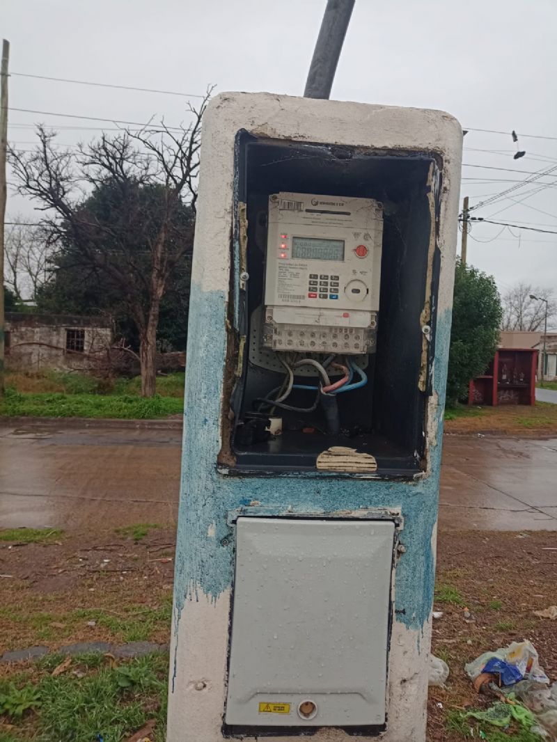 Estos inconvenientes, que afectan a cientos de familias, se deben a la alta demanda de energía eléctrica, lo que provoca cortes en el suministro.
