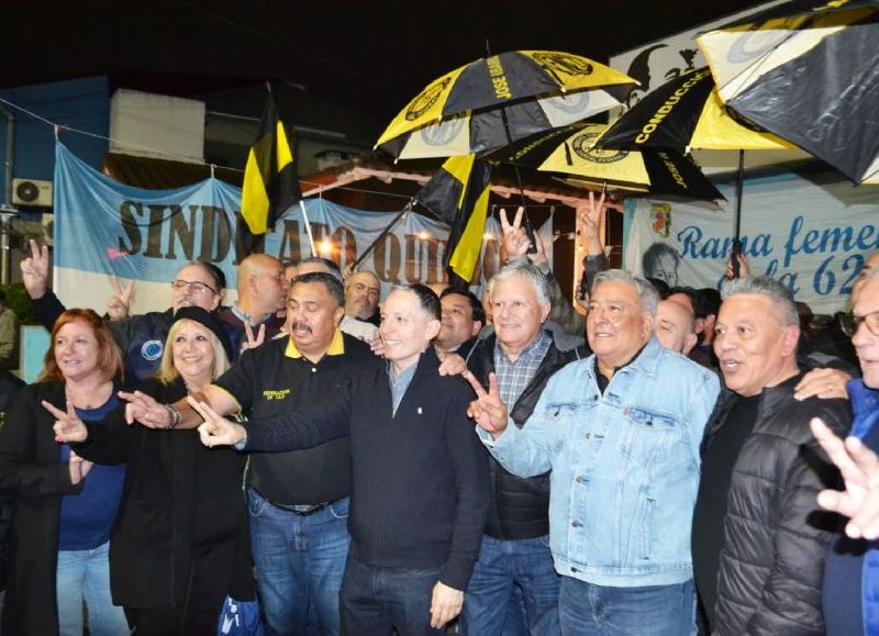 El acto contó con la presencia del presidente del Partido Justicialista e intendente de Esteban Echeverría, Dr. Fernando Gray, y del secretario General  de Las 62 Organizaciones, José Ibarra.