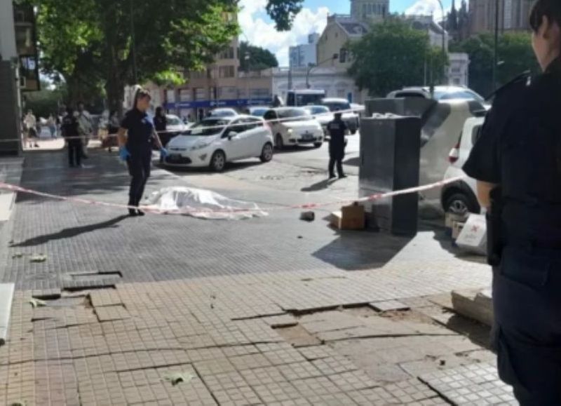 Según algunos testimonios recogidos en el lugar, Manuel Giannoni habría pasado la noche en el lugar y hacia el mediodía concurrió al restorán y pidió algo para comer.