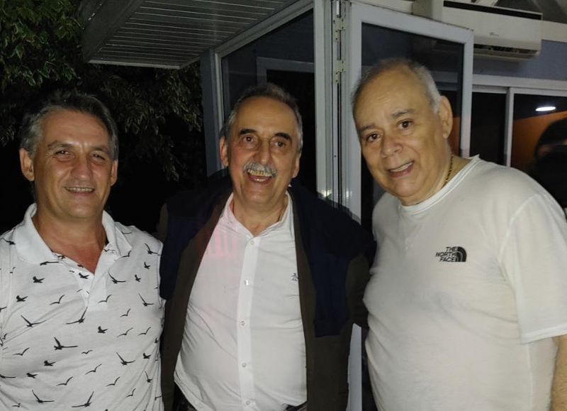 El conductor de APeBo, Eduardo Rubeo junto a  el presidente de Principios y Valores, Guillermo Moreno y el Vicepresidente de Principios y Valores e secetrario general del Sindicato del Vidrio, Horacio Valdez.