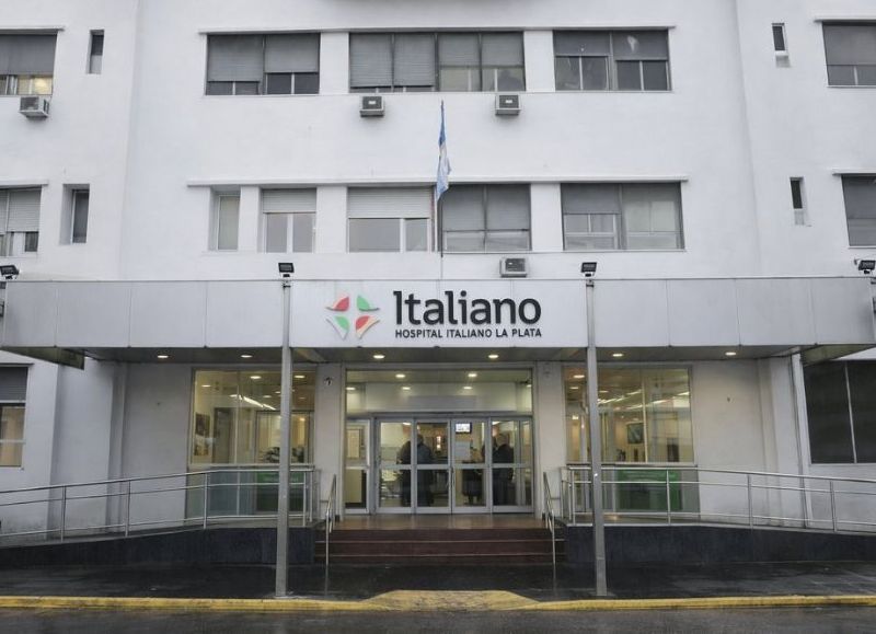 Escándalo en el Hospital Italiano de La Plata: denuncian sueldos impagos y pagos en cuotas al personal de salud