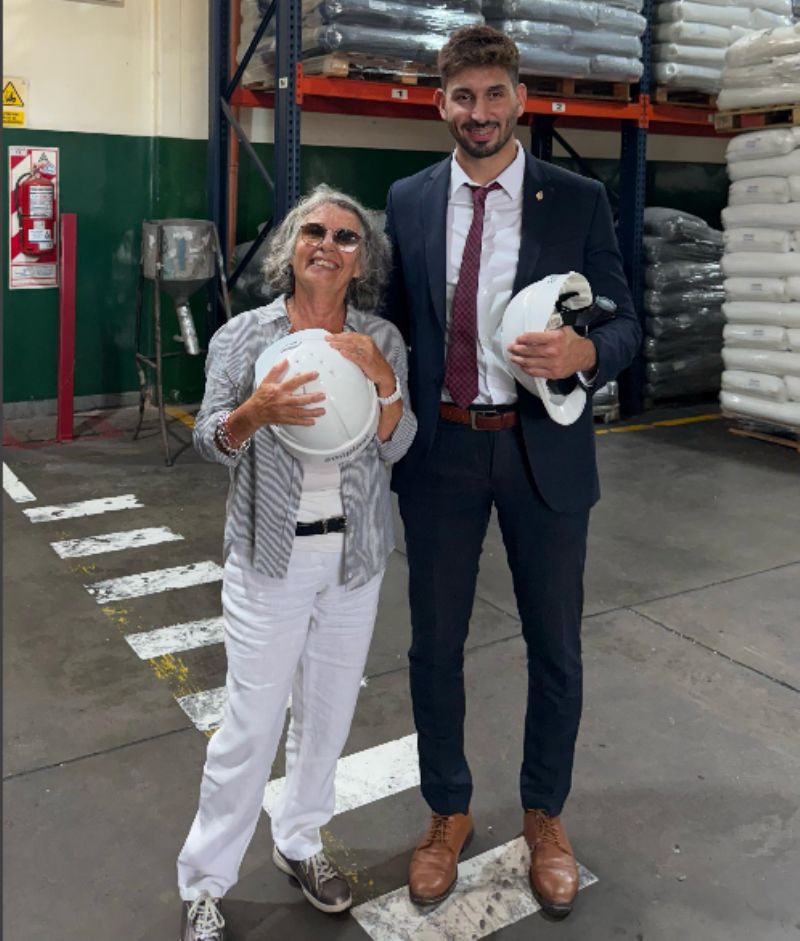 Federico Bojanovich, junto a la dueña de Amiplast.