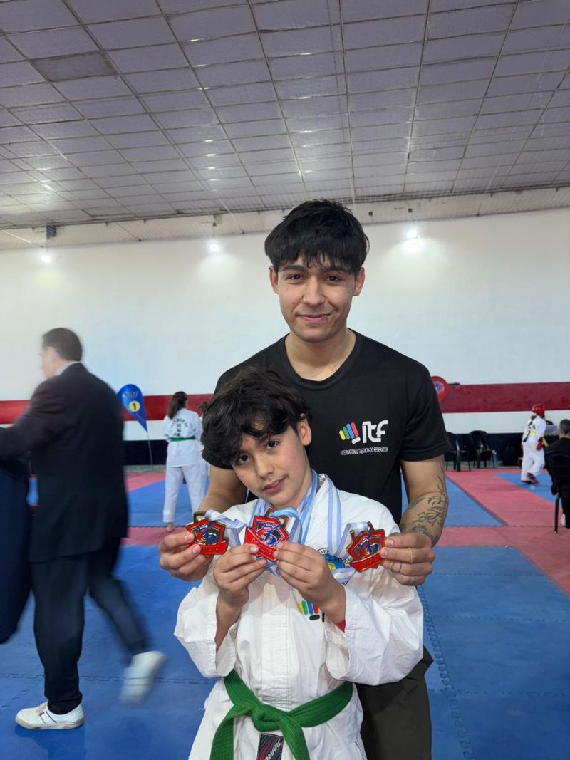 Durante ese tiempo, sus competidores lograron más de 50 medallas en campeonatos sudamericanos, panamericanos y mundiales.