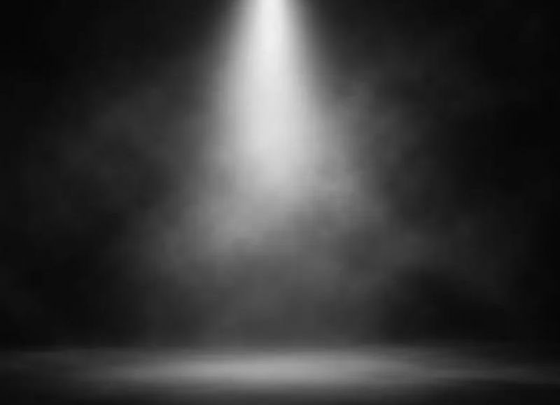 La ausencia de luces no solo dificulta las actividades cotidianas de las familias de la zona, sino que también ha incrementado las condiciones de inseguridad.